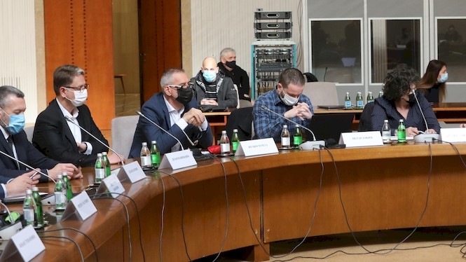 Moguće otvaranje tržnih centara i povratak đaka u škole
